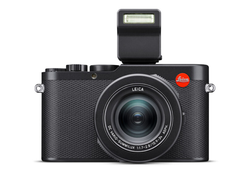 Leica D Lux 8 front flash