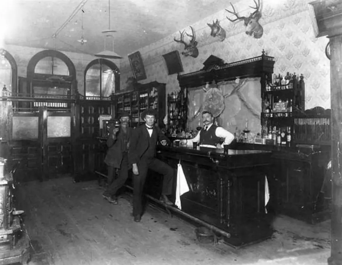 Old Saloons Of The West07