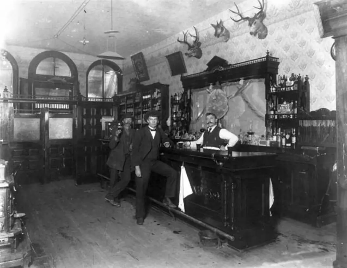 Old Saloons Of The West25