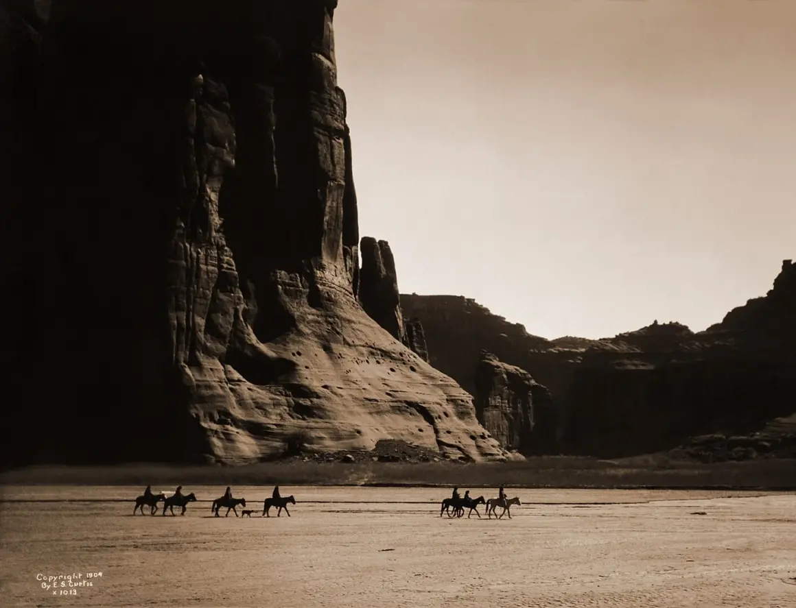 1413px Canyon de Chelly Navajo