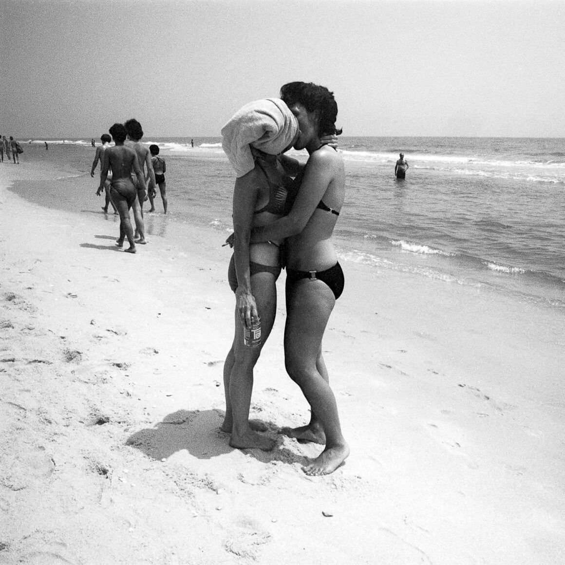 Meryl Meisler Street Walker 17 of 191978 07 FireIsland towel Lesbian kiss closer1500x