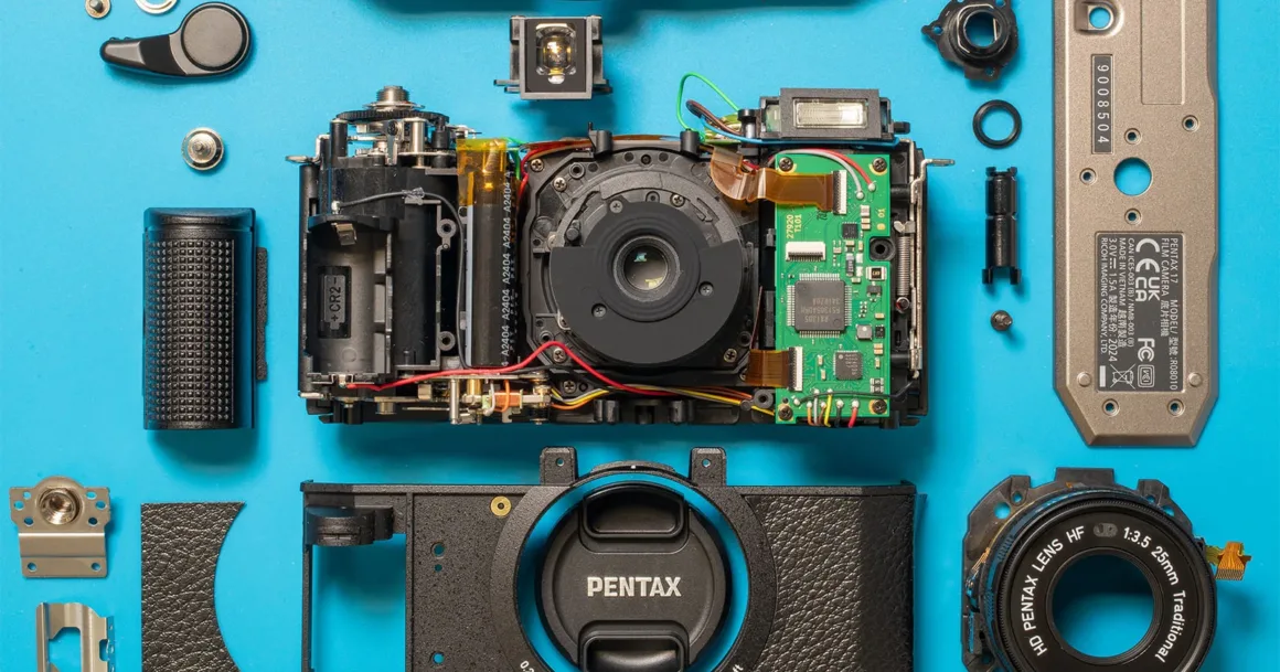 Yeni Pentax 17 Filmli Kameranin Icinde Ne Var headr