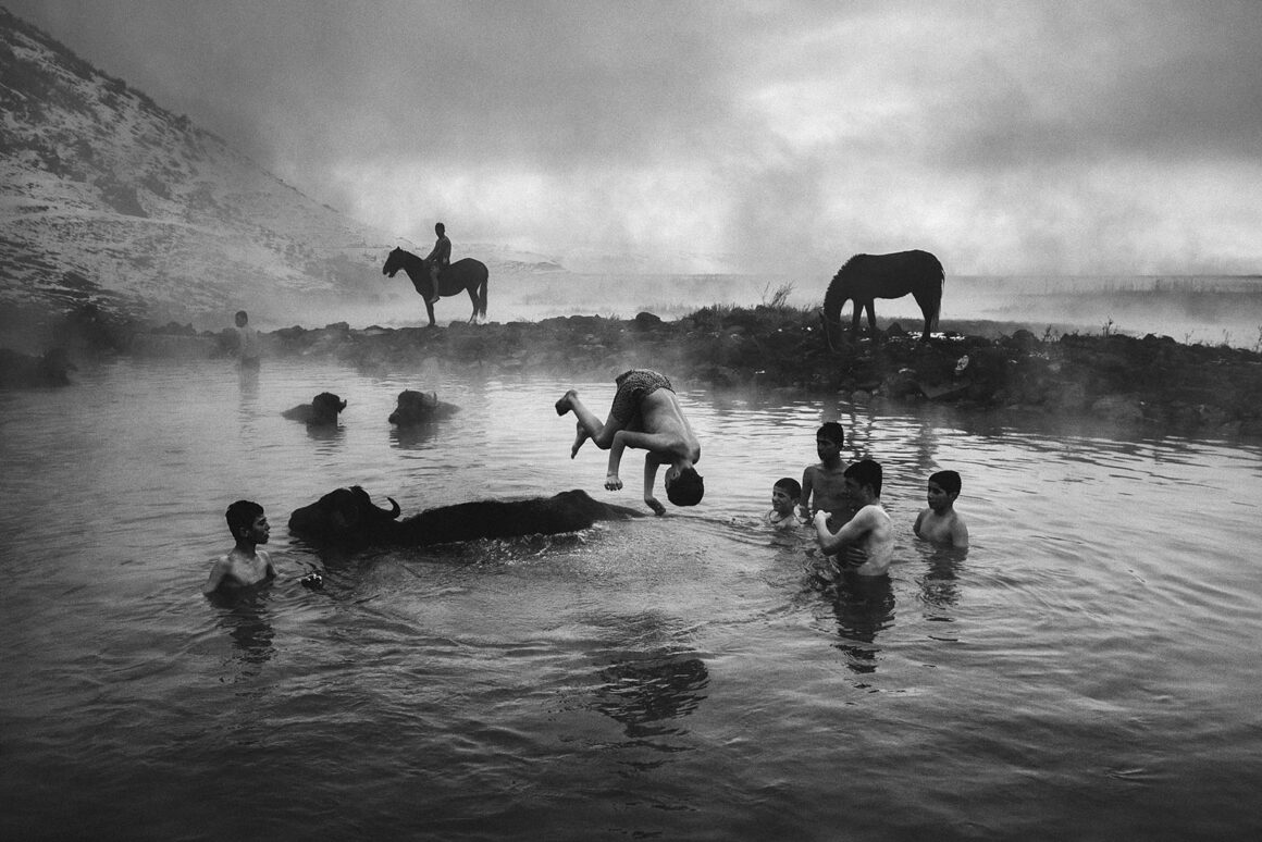 The Aquatic Ceremony Yusuf Eminoglu 1 16x24 200DPI