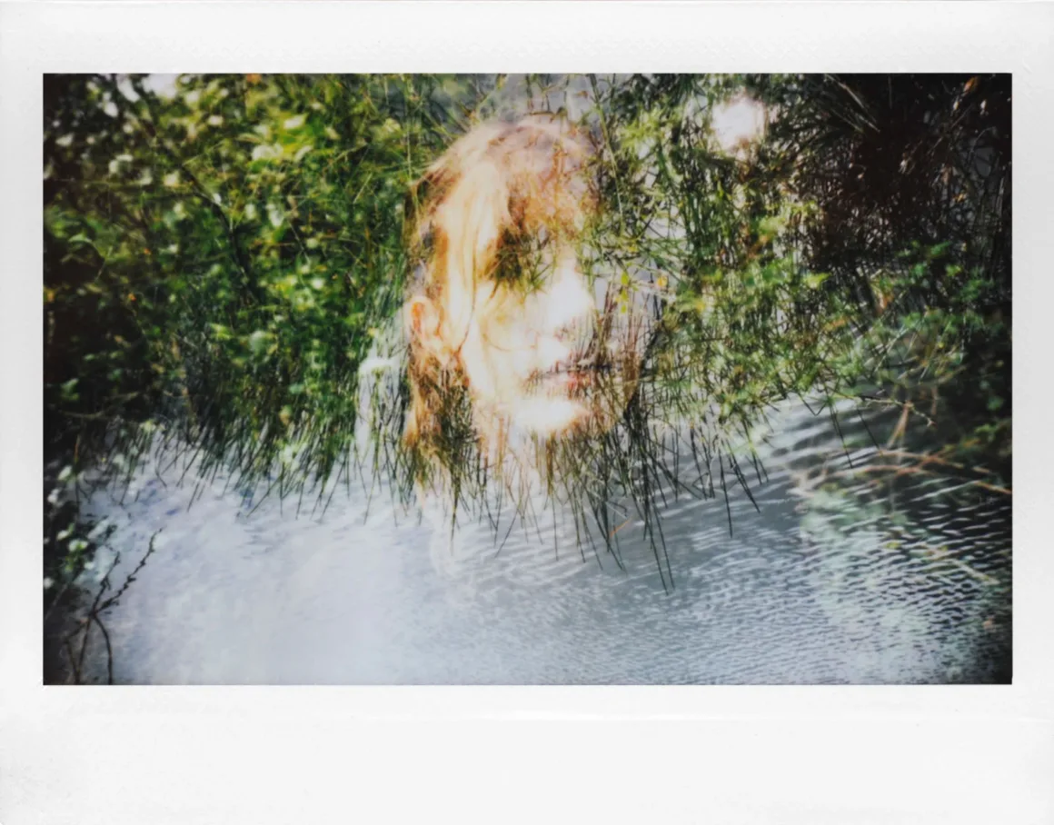 2024 08 05 DACH laetitia heisler lomo instant wide glass edited 003