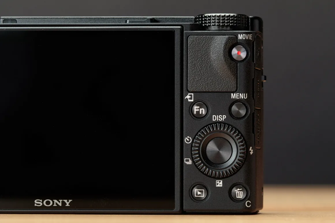 Sony RX100 VII rear controls