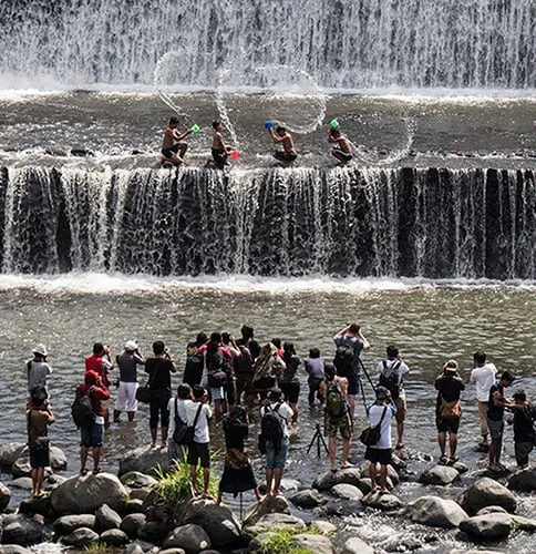 Asya'daki Sahte 'Seyahat Fotoğrafları' Kütüphanesi 53 splashline