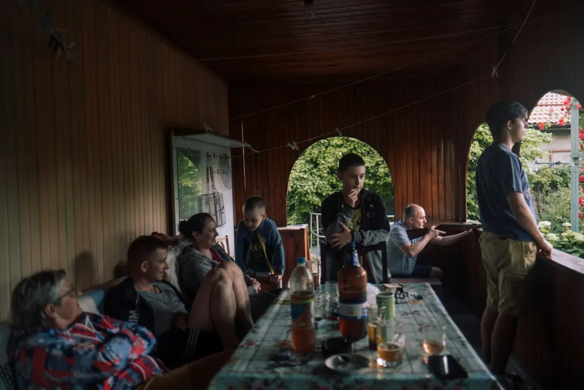 Leica Oskar Barnack Ödülü 2025 12 12 ┬® Serghei Duve Bright Memory