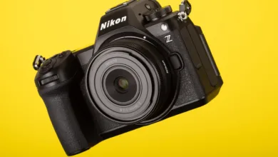 Yeni Nikon fotoğraf makinenizde değiştirmeniz gereken ayarlar 2 Nikon z6iii on yellow background