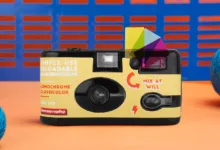 Lomography’nin En Yeni 35mm Film Kamerası Sadece 28$ 12 simple use camera classicolor front with background horizontal