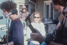 Yıllarca Görülmedi: The Velvet Underground’ın Vietnam Protestosundaki Kayıp Görüntüleri 12 The Velvet Underground Restoration