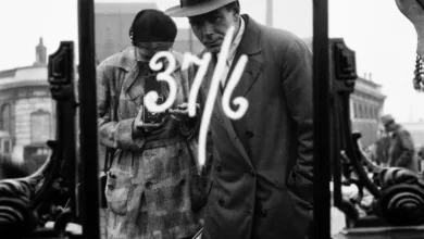 Bir Fotoğrafçı, İki Hayat: Sovyet Ajanına Dönüşen İngiliz Kadının Gizli Tarihi 1 3.Untitled Self portrait with an unknown man Caledonian Market London ca. 1930
